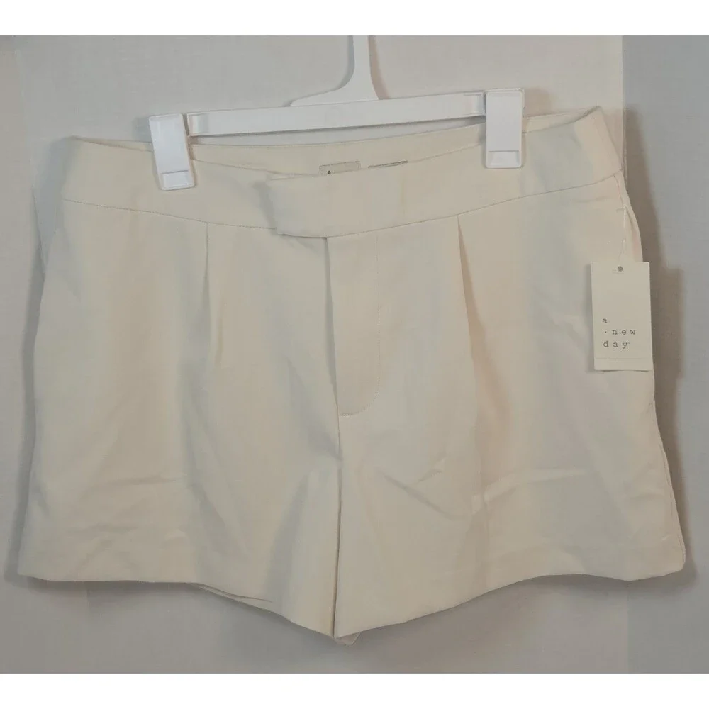 A New Day Women's High Rise Tailored Shorts Dog Bone/Cream Size 2 NWT